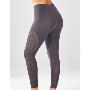 NWT Fabletics Warp Knit Mid-Rise Leggings